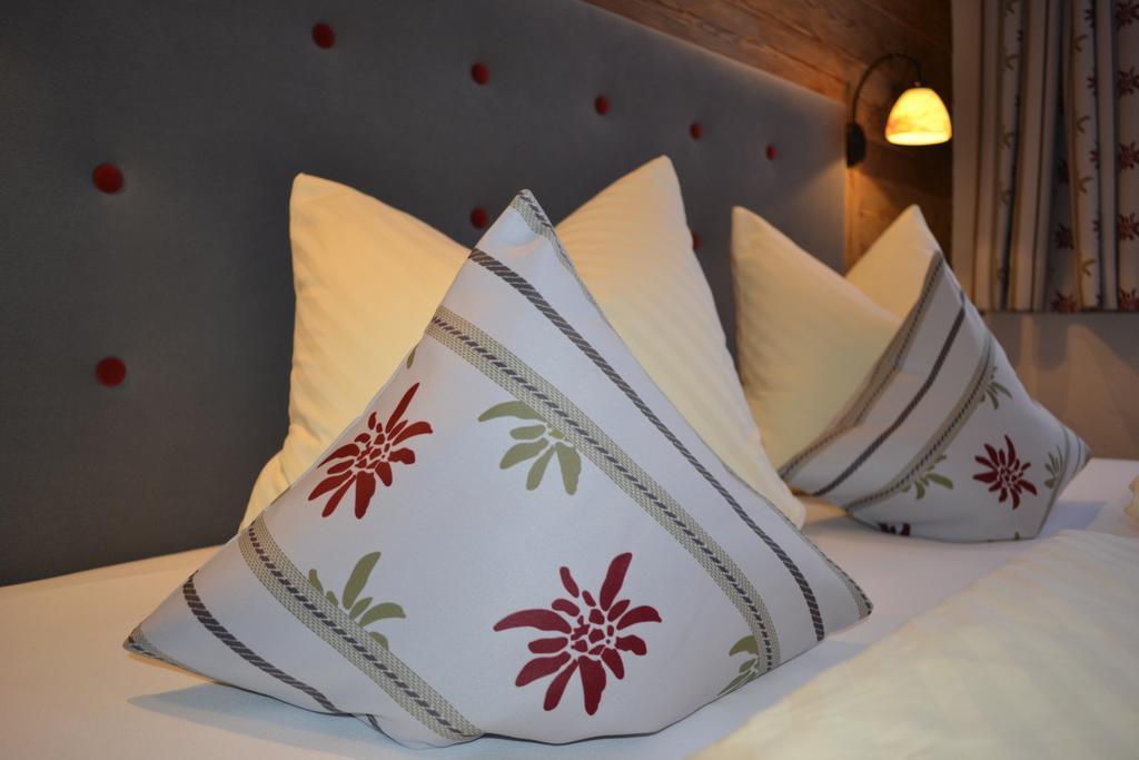 Pension Alpenperle Holzgau Rum bild