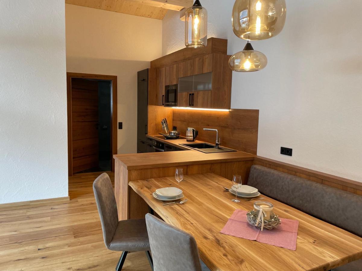 Pension Alpenperle Holzgau Exteriör bild