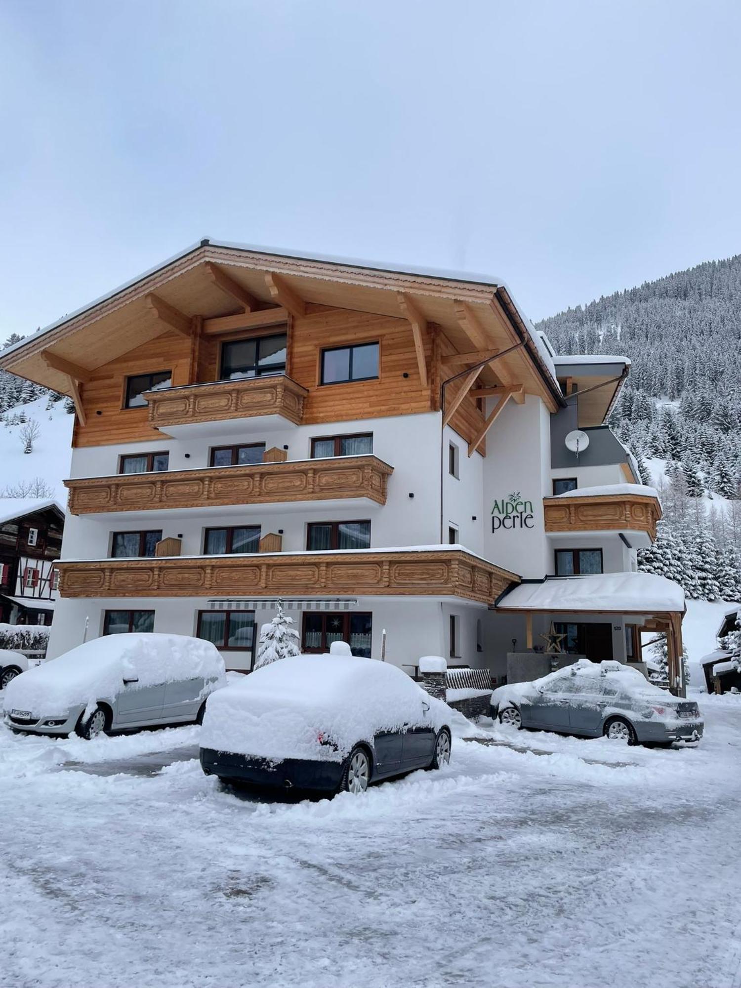 Pension Alpenperle Holzgau Exteriör bild