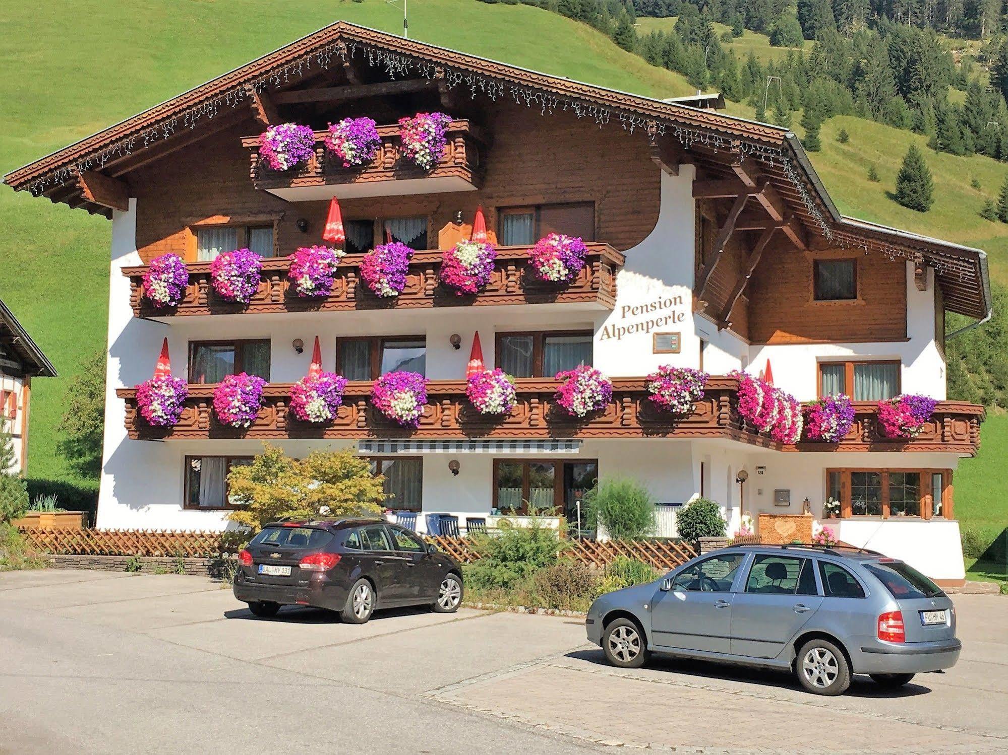 Pension Alpenperle Holzgau Exteriör bild