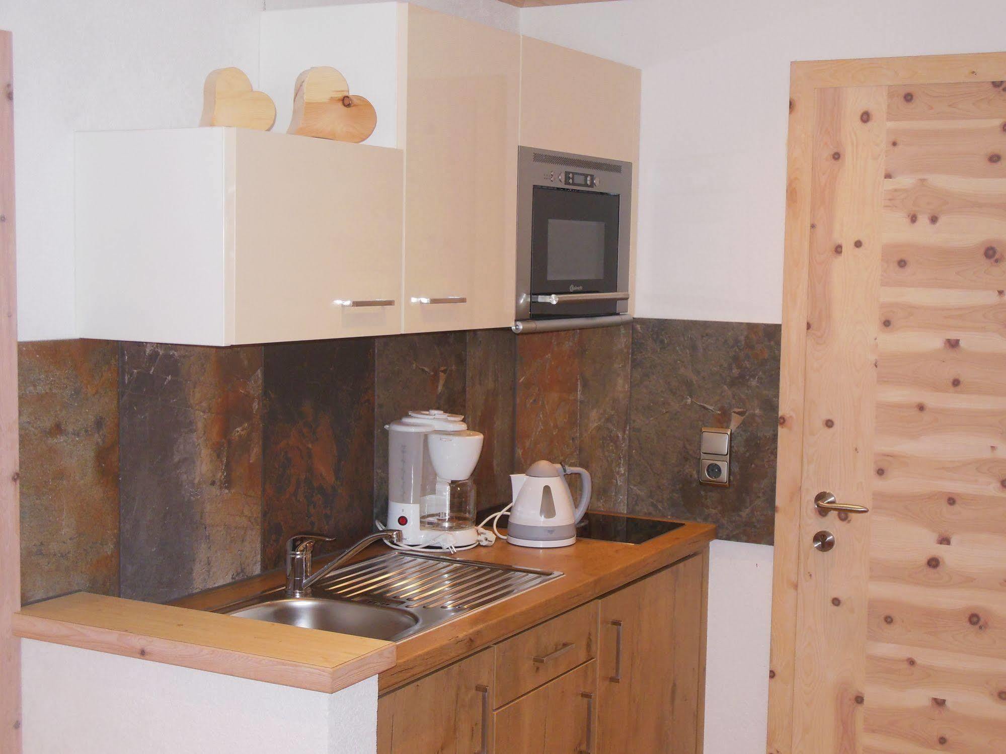 Pension Alpenperle Holzgau Exteriör bild