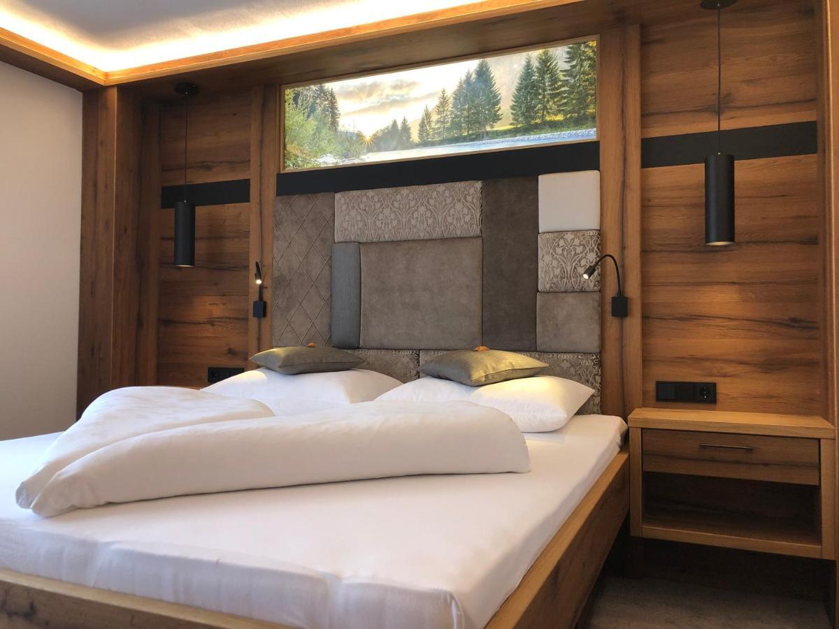 Pension Alpenperle Holzgau Exteriör bild